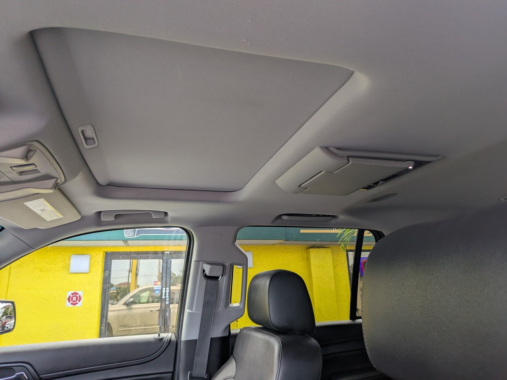 Chevrolet Tahoe Vehicle Full-screen Gallery Image 25