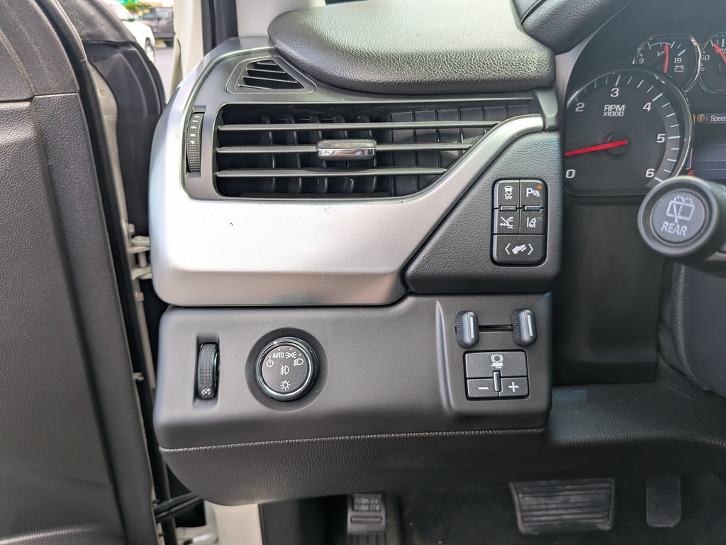 Chevrolet Tahoe Vehicle Full-screen Gallery Image 31