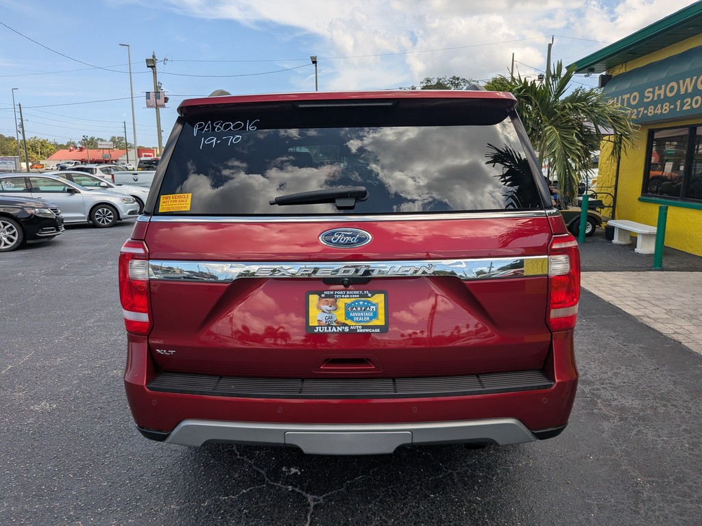 Ford Expedition Vehicle Full-screen Gallery Image 04