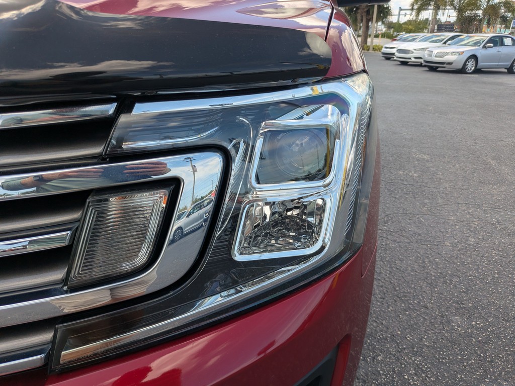 Ford Expedition Vehicle Full-screen Gallery Image 06