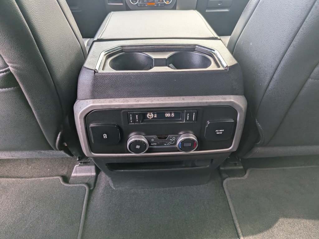 Ford Expedition Vehicle Full-screen Gallery Image 16