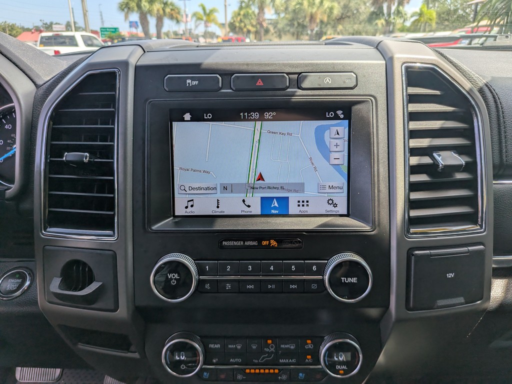 Ford Expedition Vehicle Full-screen Gallery Image 24