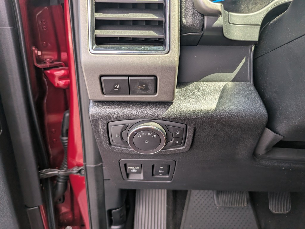 Ford Expedition Vehicle Full-screen Gallery Image 30