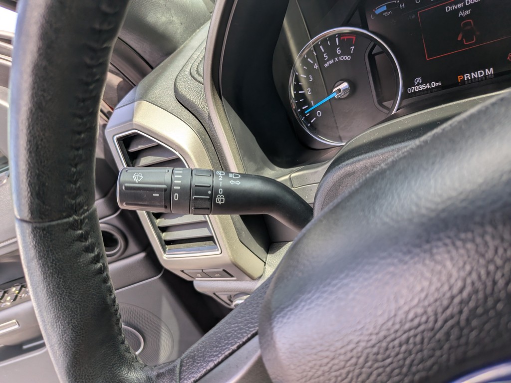 Ford Expedition Vehicle Full-screen Gallery Image 34