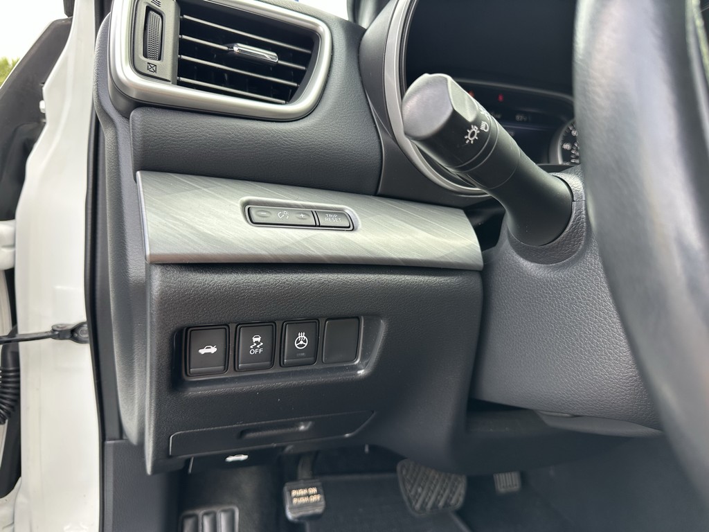Nissan Maxima Vehicle Full-screen Gallery Image 27