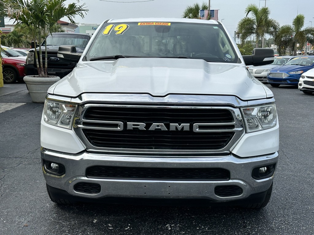Ram 1500 Vehicle Full-screen Gallery Image 02