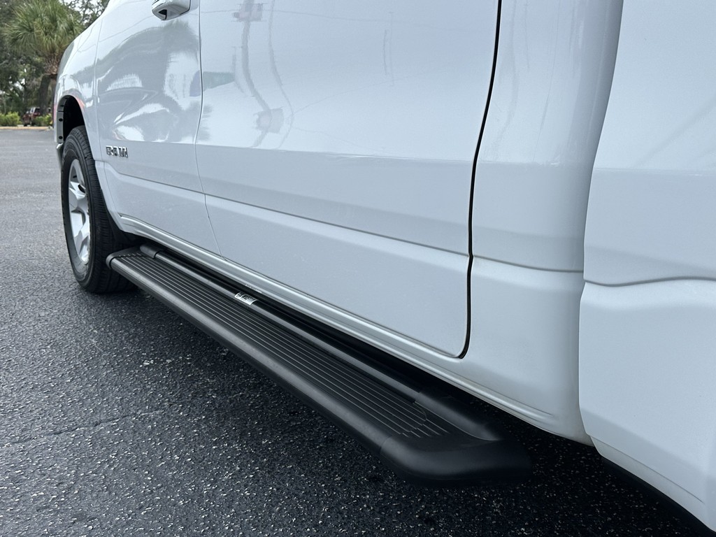 Ram 1500 Vehicle Full-screen Gallery Image 09