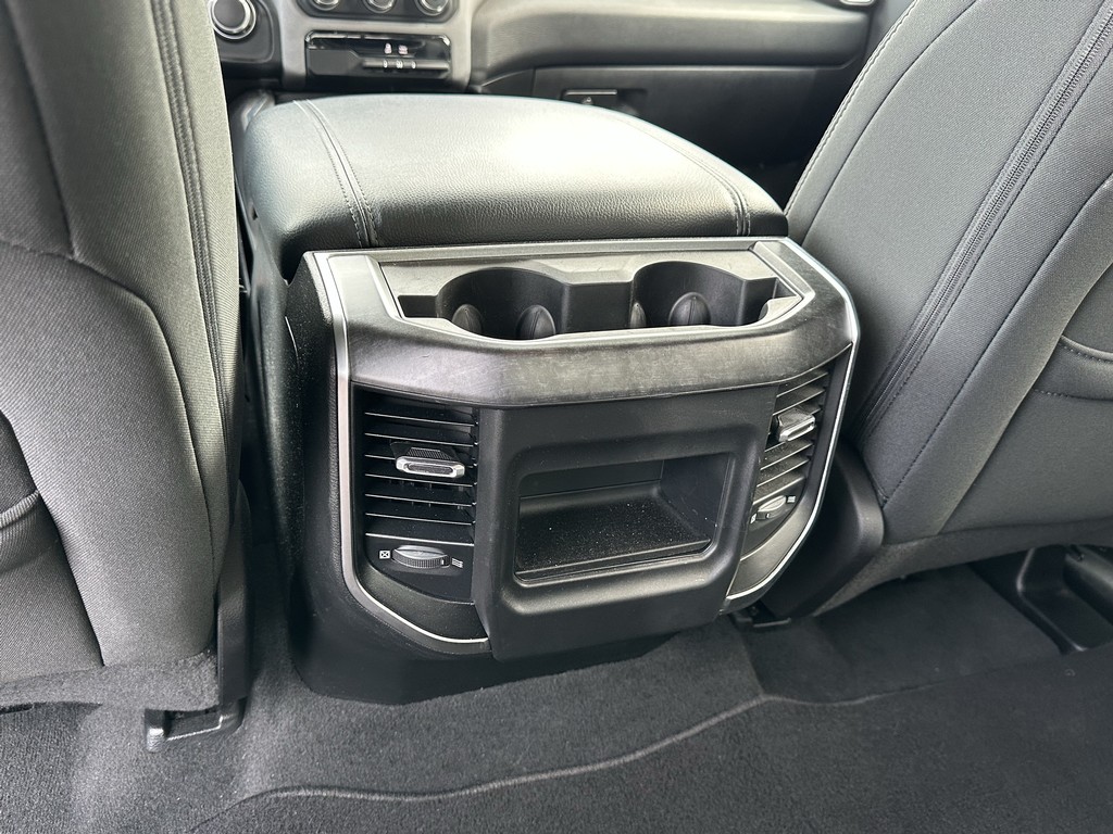 Ram 1500 Vehicle Full-screen Gallery Image 15
