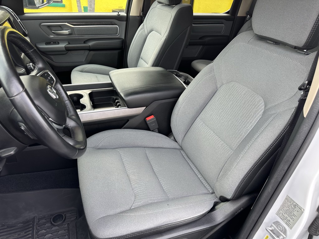 Ram 1500 Vehicle Full-screen Gallery Image 19