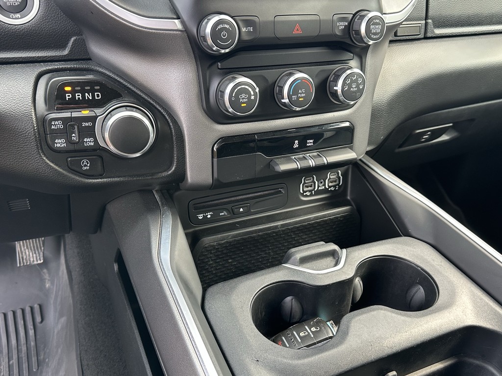 Ram 1500 Vehicle Full-screen Gallery Image 24