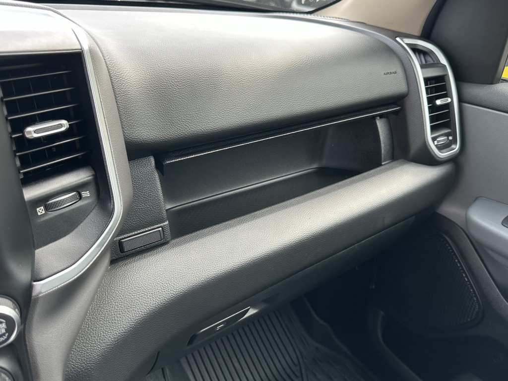 Ram 1500 Vehicle Full-screen Gallery Image 30