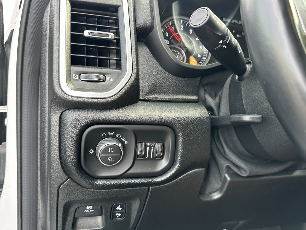 Ram 1500 Vehicle Full-screen Gallery Image 31