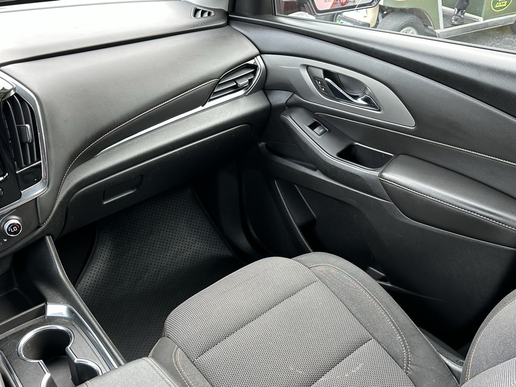 Chevrolet Traverse Vehicle Full-screen Gallery Image 11
