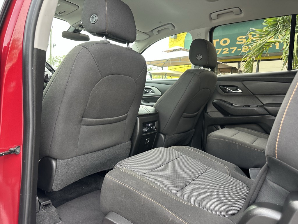 Chevrolet Traverse Vehicle Full-screen Gallery Image 13