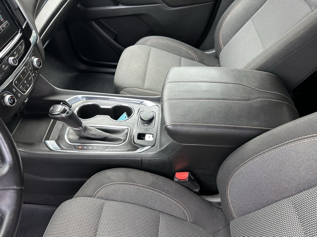 Chevrolet Traverse Vehicle Full-screen Gallery Image 19