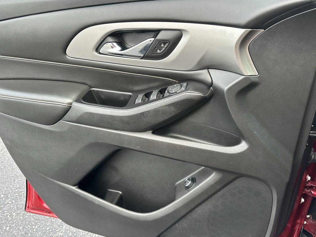 Chevrolet Traverse Vehicle Full-screen Gallery Image 20