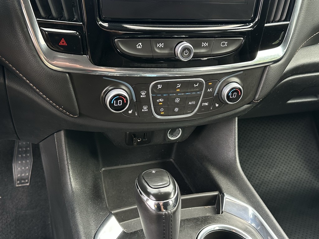 Chevrolet Traverse Vehicle Full-screen Gallery Image 22