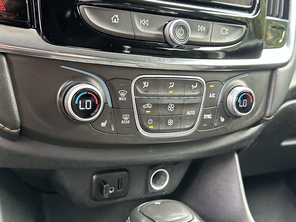 Chevrolet Traverse Vehicle Full-screen Gallery Image 26