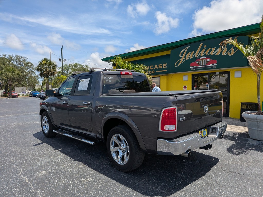 Ram 1500 Vehicle Full-screen Gallery Image 03