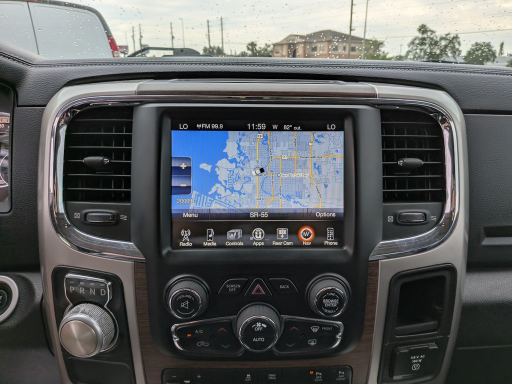 Ram 1500 Vehicle Full-screen Gallery Image 14