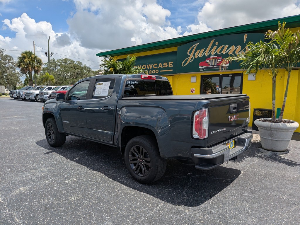 GMC Canyon Vehicle Full-screen Gallery Image 03