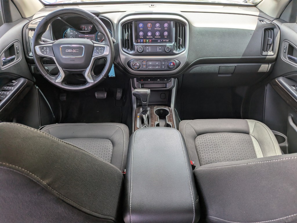 GMC Canyon Vehicle Full-screen Gallery Image 11