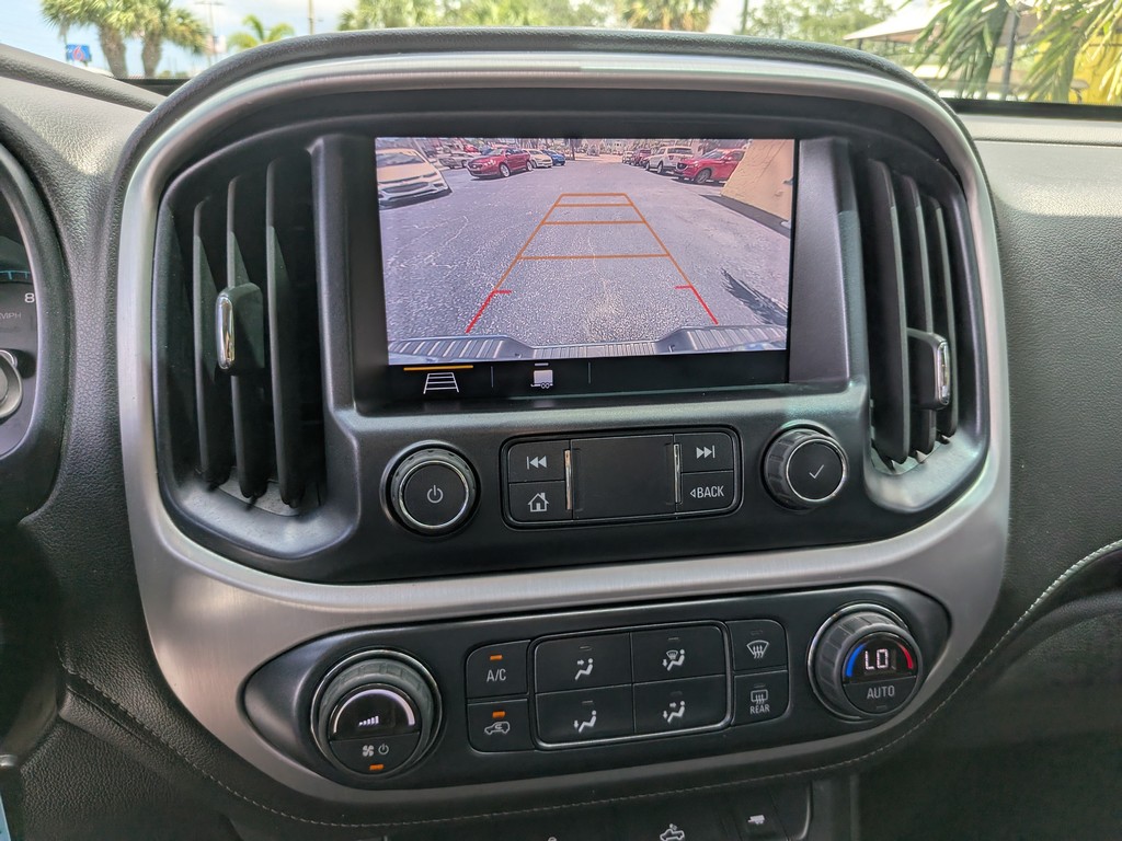 GMC Canyon Vehicle Full-screen Gallery Image 20