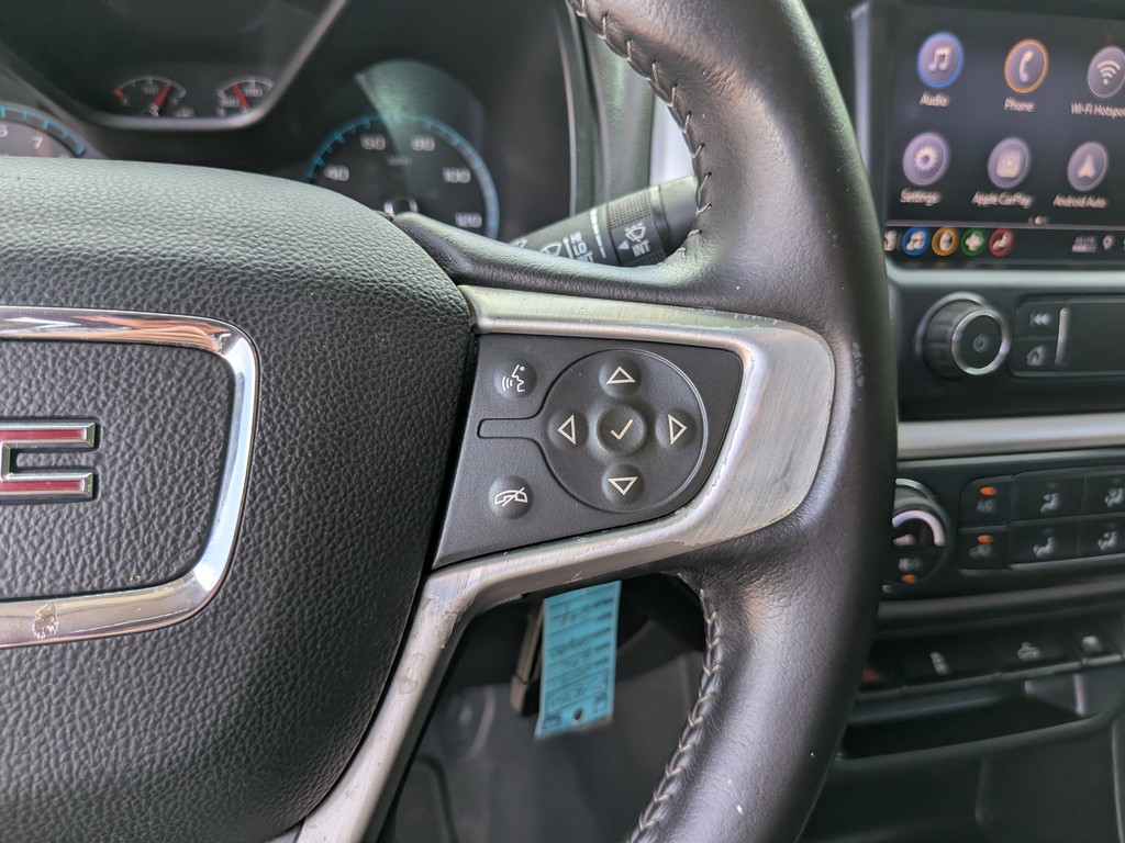 GMC Canyon Vehicle Full-screen Gallery Image 26