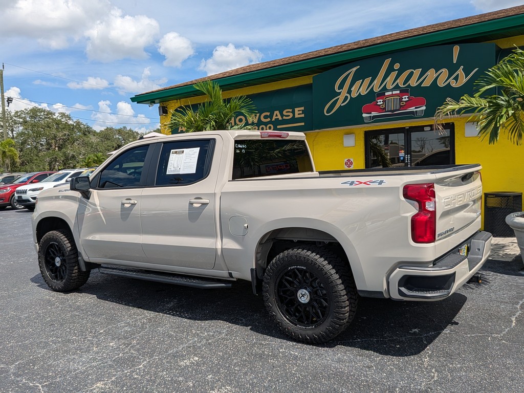 Chevrolet Silverado 1500 Vehicle Full-screen Gallery Image 03