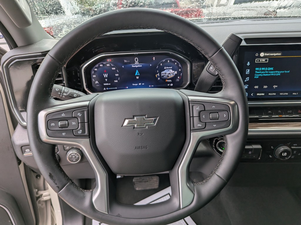 Chevrolet Silverado 1500 Vehicle Full-screen Gallery Image 22