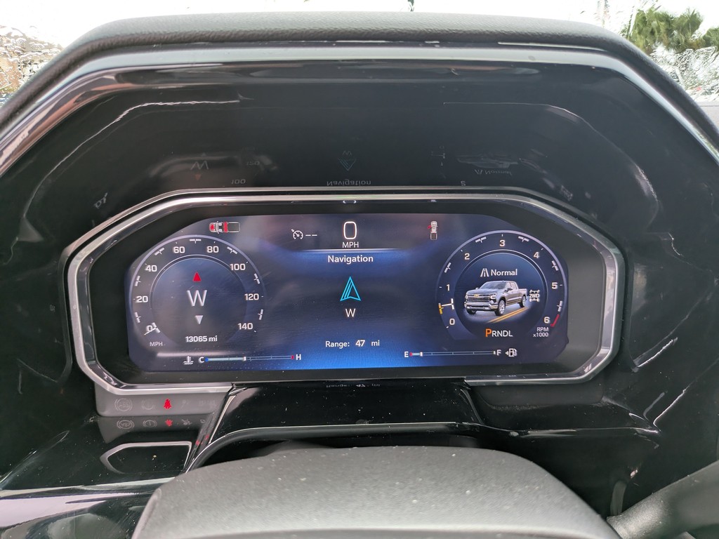 Chevrolet Silverado 1500 Vehicle Full-screen Gallery Image 28