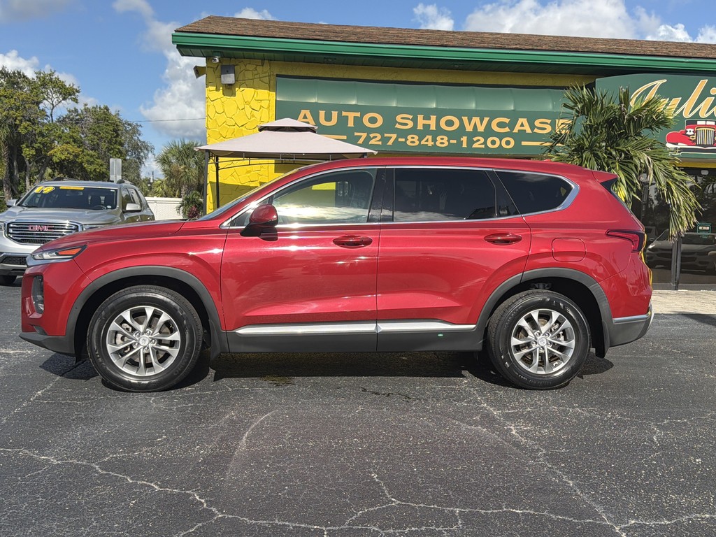 Hyundai Santa Fe Vehicle Full-screen Gallery Image 02