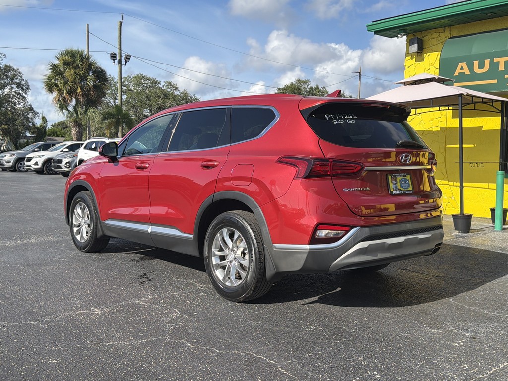 Hyundai Santa Fe Vehicle Full-screen Gallery Image 03