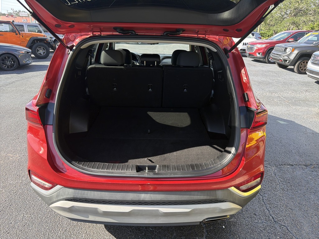 Hyundai Santa Fe Vehicle Full-screen Gallery Image 08