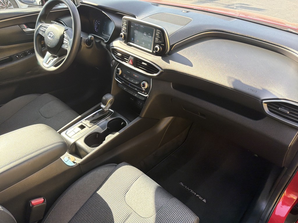 Hyundai Santa Fe Vehicle Full-screen Gallery Image 09