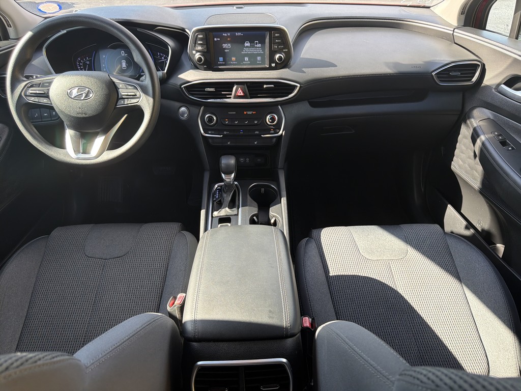 Hyundai Santa Fe Vehicle Full-screen Gallery Image 10