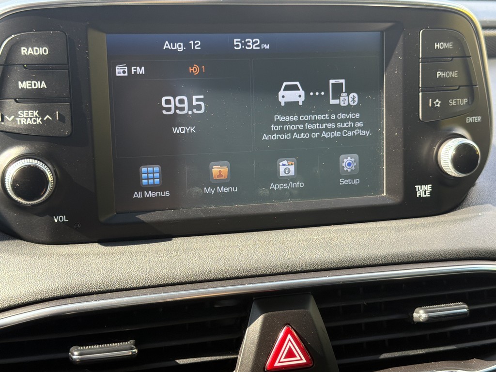 Hyundai Santa Fe Vehicle Full-screen Gallery Image 16