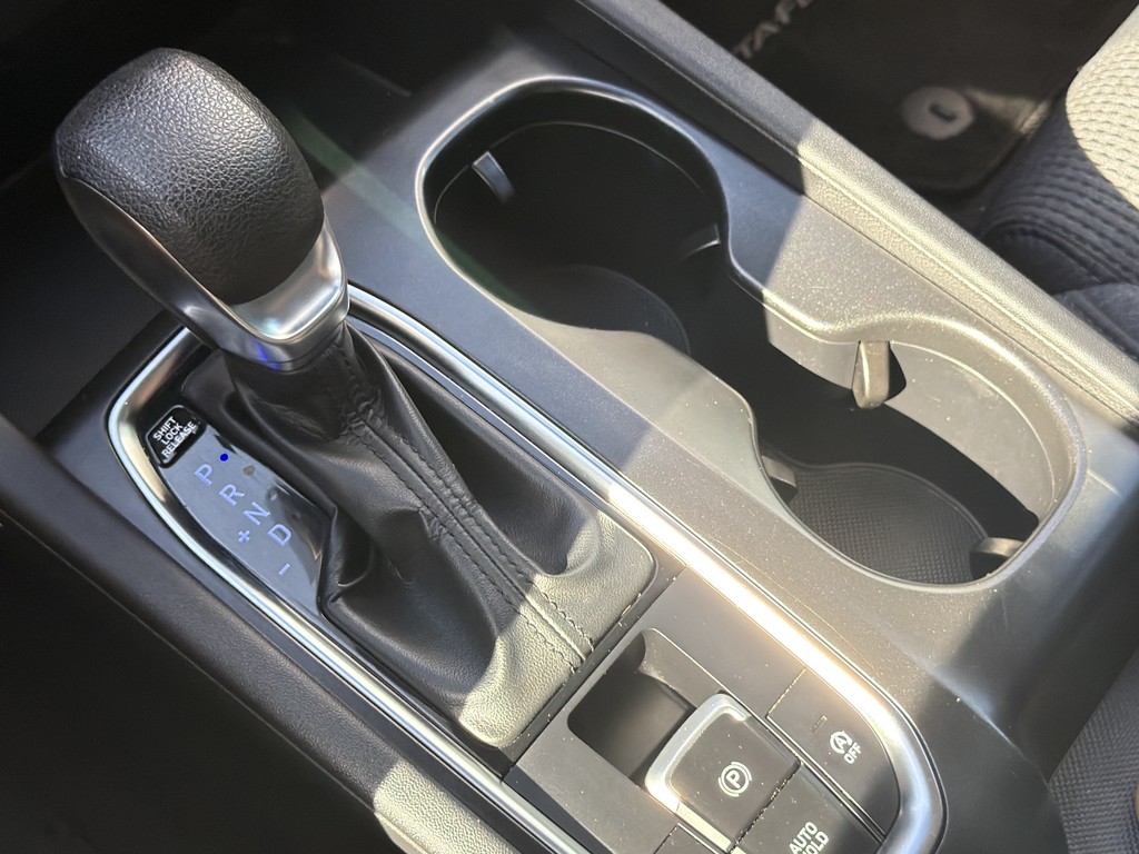 Hyundai Santa Fe Vehicle Full-screen Gallery Image 19