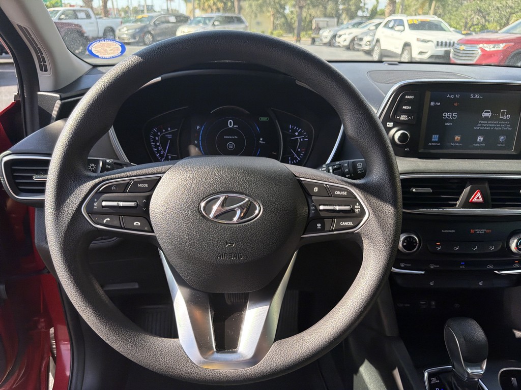 Hyundai Santa Fe Vehicle Full-screen Gallery Image 24