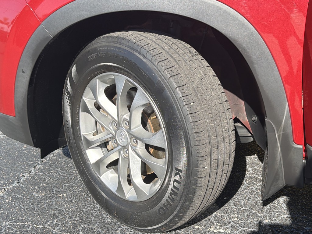 Hyundai Santa Fe Vehicle Full-screen Gallery Image 26