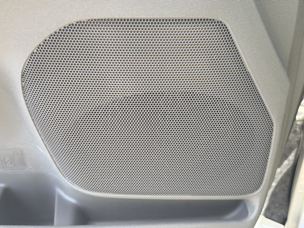 Toyota Sienna Vehicle Full-screen Gallery Image 17