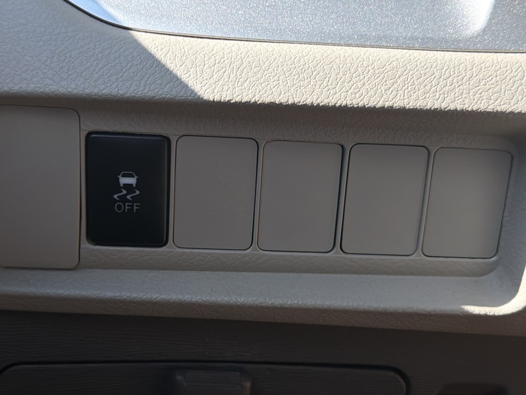 Toyota Sienna Vehicle Full-screen Gallery Image 23