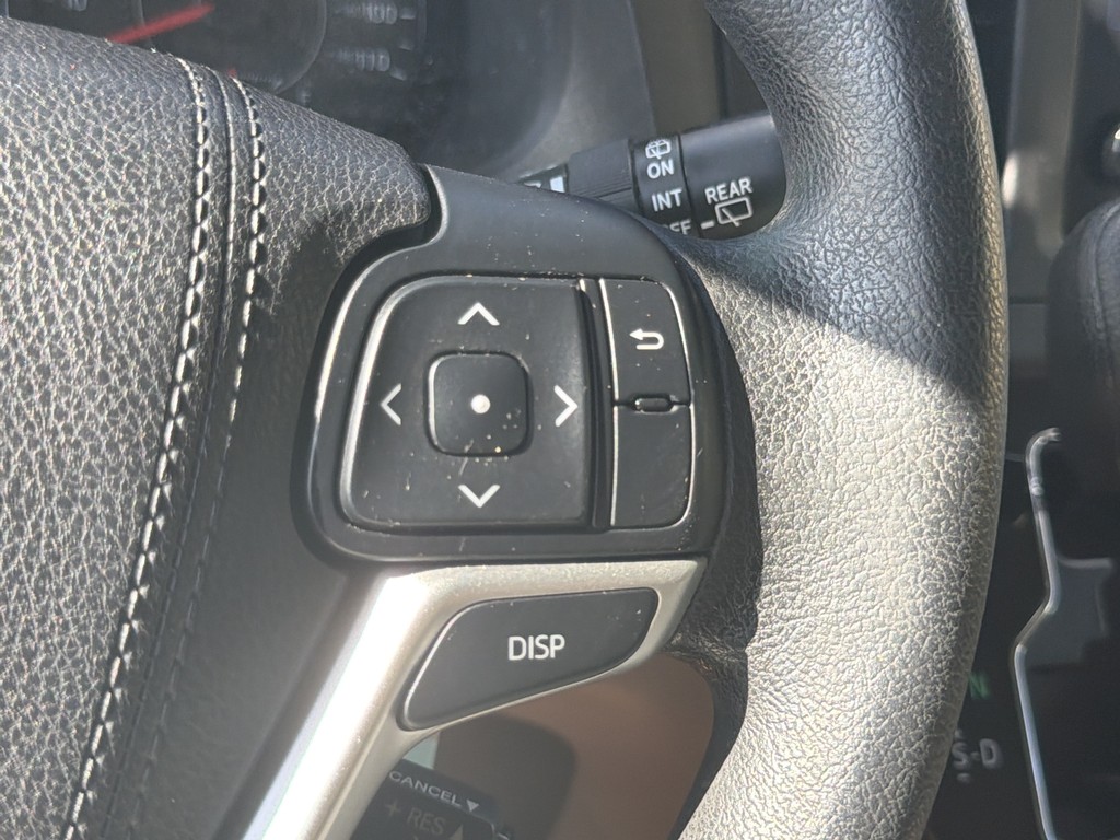 Toyota Sienna Vehicle Full-screen Gallery Image 25