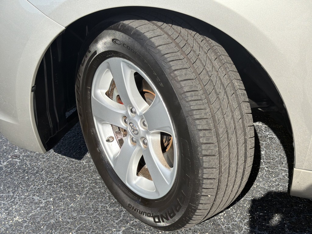 Toyota Sienna Vehicle Full-screen Gallery Image 28