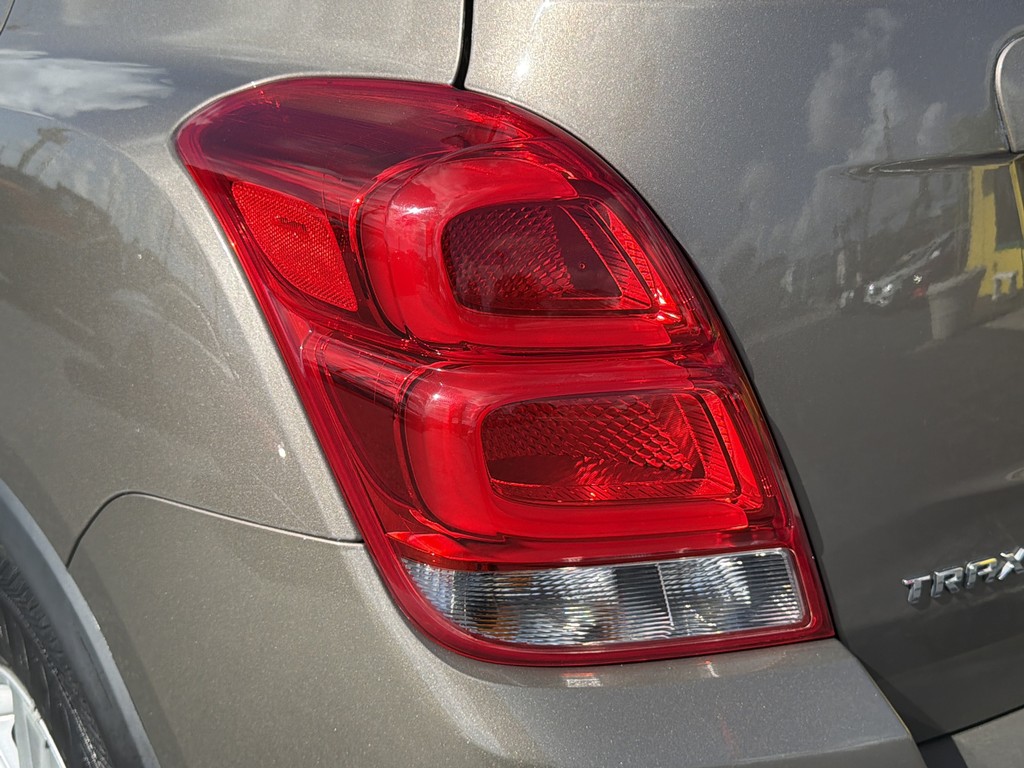 Chevrolet Trax Vehicle Full-screen Gallery Image 06