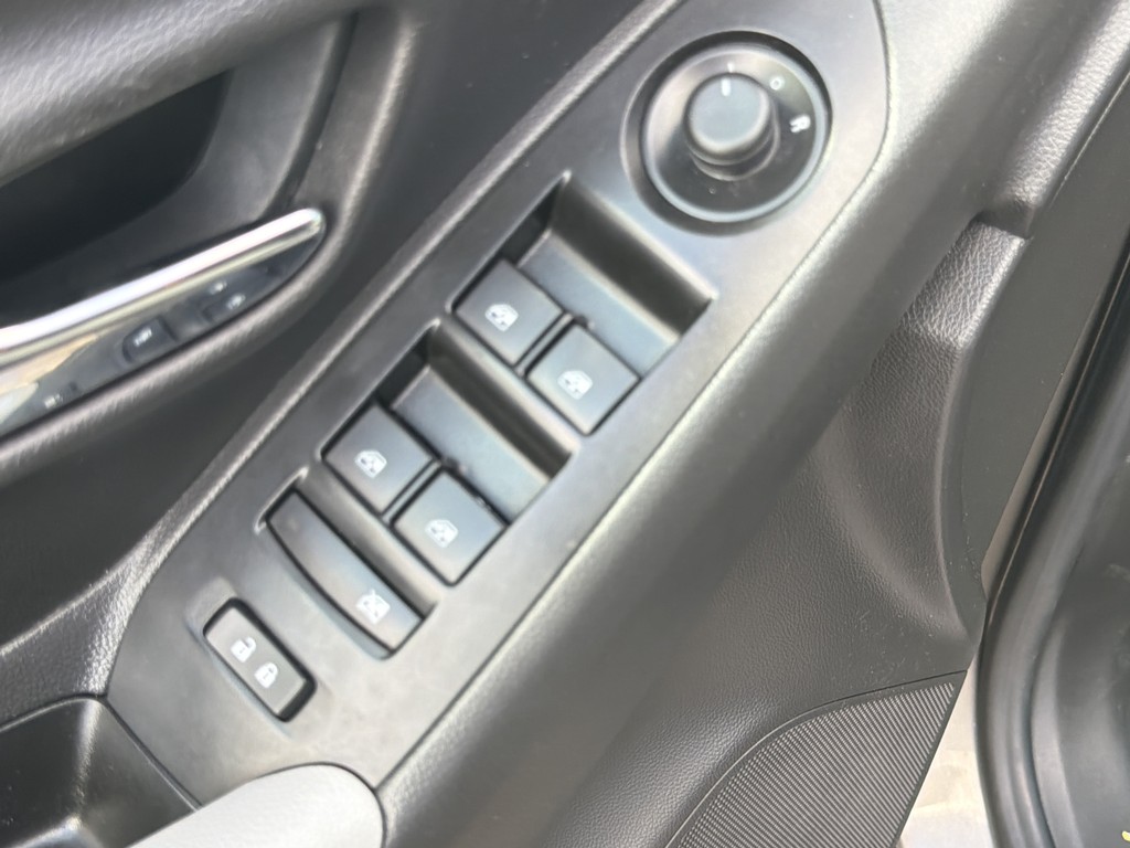 Chevrolet Trax Vehicle Full-screen Gallery Image 15