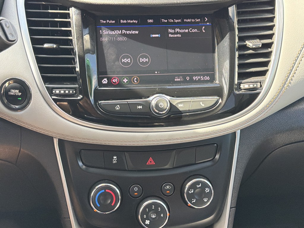 Chevrolet Trax Vehicle Full-screen Gallery Image 17