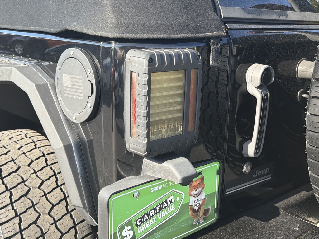 Jeep Wrangler Vehicle Full-screen Gallery Image 07