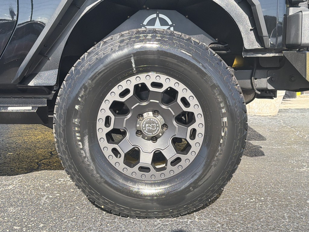 Jeep Wrangler Vehicle Full-screen Gallery Image 08
