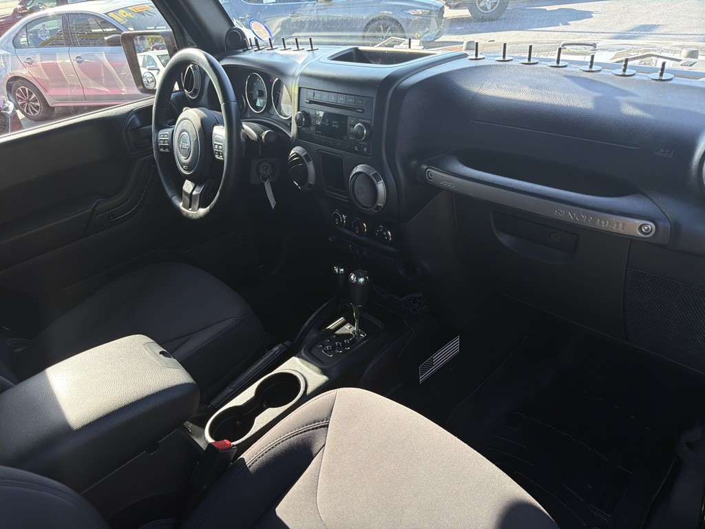 Jeep Wrangler Vehicle Full-screen Gallery Image 10